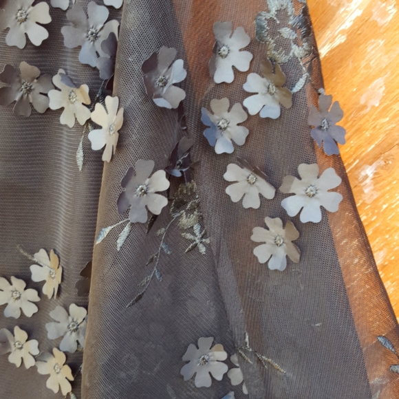 NWT Beautiful MSK Asymmetrical Top W/ Chiffon Overlay and 3D Flower Detail - Picture 3 of 7